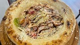 Sezar salatı toyuq əti ilə (şefin xüsusi təqdimatı ilə)