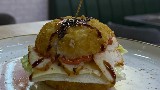 Toyuq ətli suşi burger